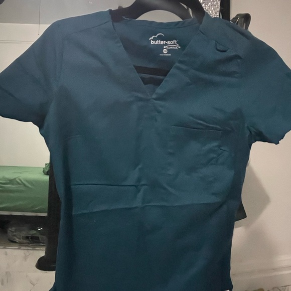 Scrub top and pants - Picture 2 of 3